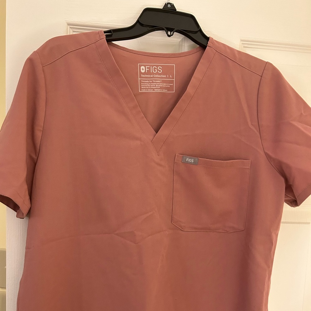 Figs one pocket top and jogger bottoms